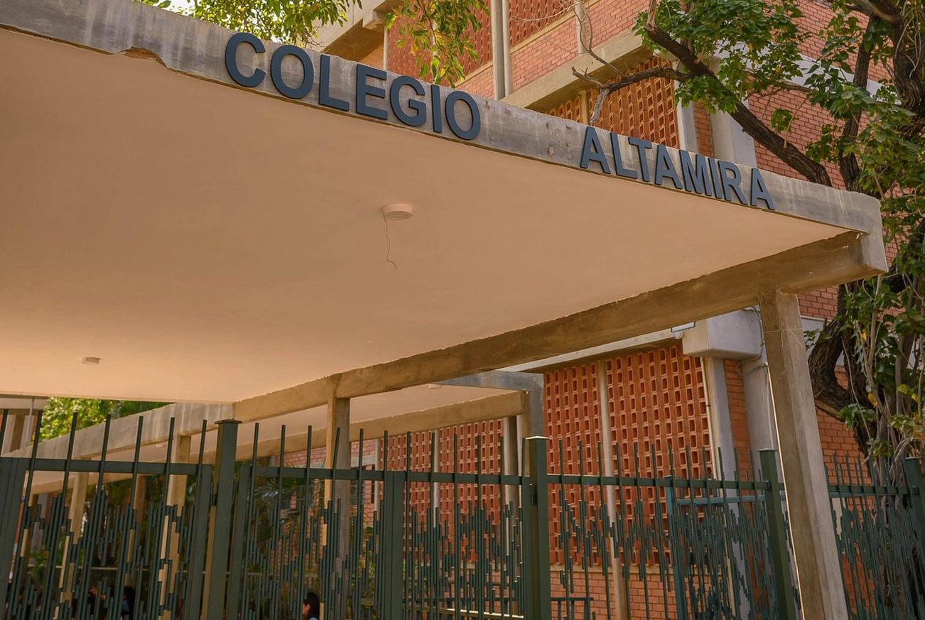 ENTRADA LATERAL
