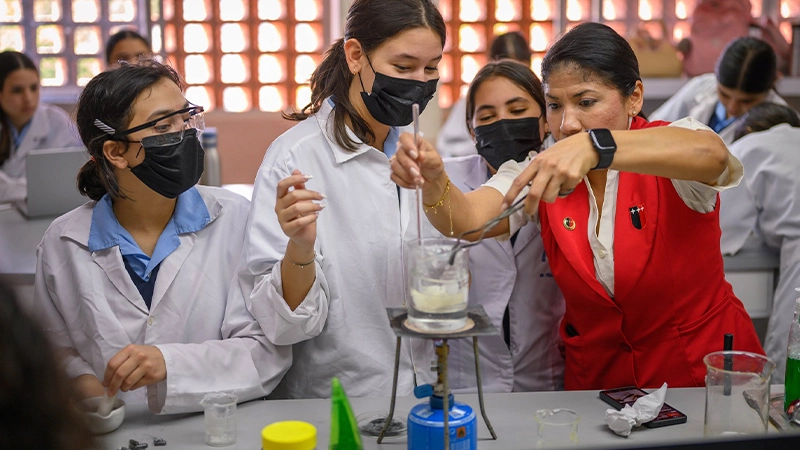 LABORATORIO DE QUÍMICA