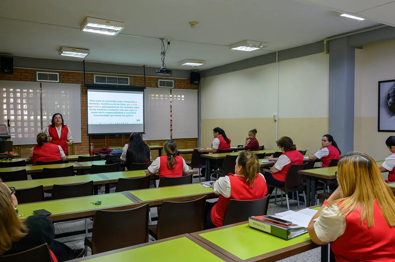 SALÓN DE USOS MÚLTIPLES